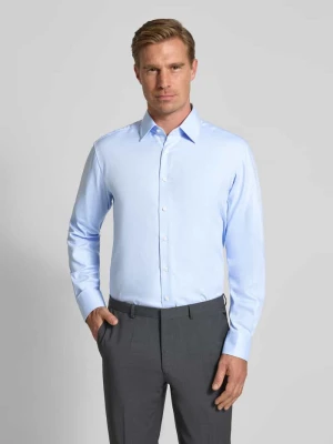 Koszula biznesowa o kroju modern fit z listwą guzikową Eterna