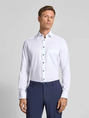 Koszula biznesowa o kroju modern fit z kołnierzykiem typu kent Olymp