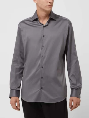 Koszula biznesowa o kroju regular fit z diagonalu — łatwa w prasowaniu Eterna