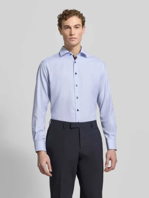 Koszula biznesowa o kroju regular fit z jednolitą fakturą Eterna