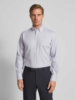 Koszula biznesowa o kroju regular fit z kołnierzykiem typu button down Eterna