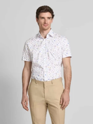 Koszula biznesowa o kroju regular fit z kołnierzykiem typu kent Christian Berg Men