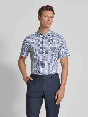 Koszula biznesowa o kroju regular fit z kołnierzykiem typu kent Christian Berg Men