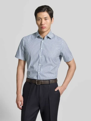 Koszula biznesowa o kroju regular fit z kołnierzykiem typu kent Christian Berg Men