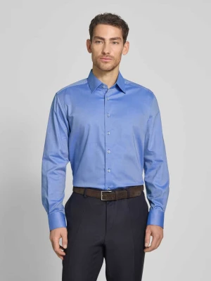 Koszula biznesowa o kroju regular fit z kołnierzykiem typu kent Eterna