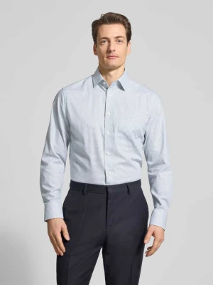 Koszula biznesowa o kroju regular fit z kołnierzykiem typu kent Olymp