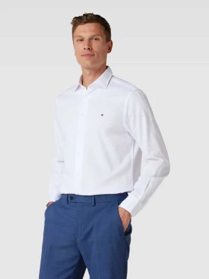 Koszula biznesowa o kroju regular fit z wyhaftowanym logo Tommy Hilfiger