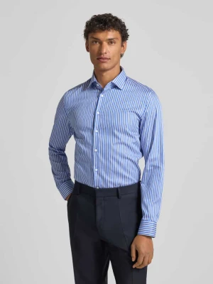 Koszula biznesowa o kroju slim fit z bawełny z kołnierzykiem typu kent seidensticker