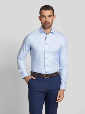 Koszula biznesowa o kroju slim fit z kołnierzykiem new kent Eterna