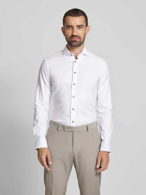 Koszula biznesowa o kroju slim fit z kołnierzykiem new kent Eterna