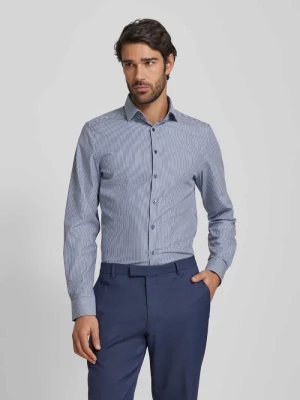 Koszula biznesowa o kroju slim fit z kołnierzykiem new kent OLYMP Level Five