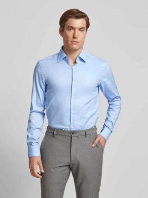 Koszula biznesowa o kroju slim fit z kołnierzykiem typu kent Boss