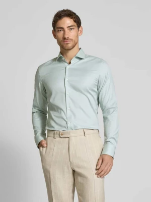 Koszula biznesowa o kroju slim fit z kołnierzykiem typu kent Boss