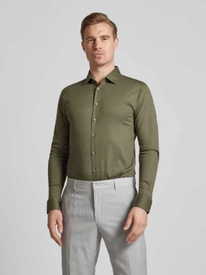 Koszula biznesowa o kroju slim fit z kołnierzykiem typu kent Desoto