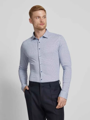 Koszula biznesowa o kroju slim fit z kołnierzykiem typu kent Desoto