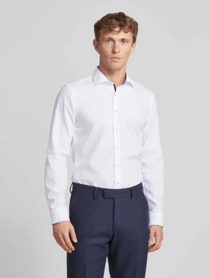 Koszula biznesowa o kroju slim fit z kołnierzykiem typu kent Eterna