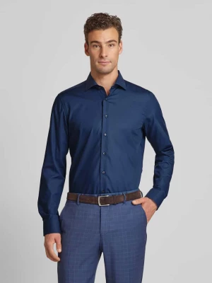 Koszula biznesowa o kroju slim fit z kołnierzykiem typu kent Eterna