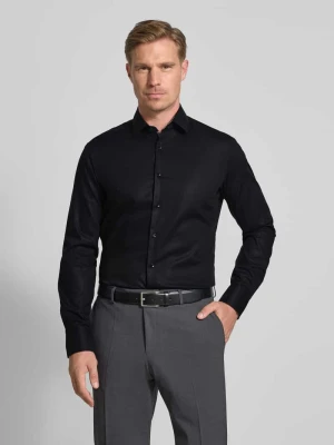 Koszula biznesowa o kroju slim fit z kołnierzykiem typu kent Eterna