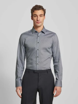 Koszula biznesowa o kroju slim fit z kołnierzykiem typu kent ETERNA SLIM FIT