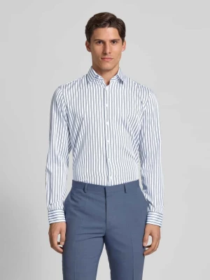 Koszula biznesowa o kroju slim fit z kołnierzykiem typu kent Jake*s