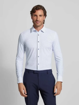 Koszula biznesowa o kroju slim fit z kołnierzykiem typu kent model ‘Hank’ Boss