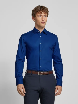 Koszula biznesowa o kroju slim fit z kołnierzykiem typu kent model ‘Hank’ Boss