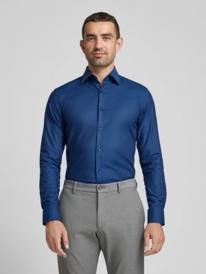 Koszula biznesowa o kroju slim fit z kołnierzykiem typu kent model ‘Hank’ Boss