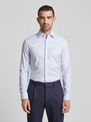 Koszula biznesowa o kroju slim fit z kołnierzykiem typu kent model ‘Hank’ Boss