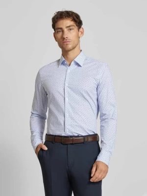 Koszula biznesowa o kroju slim fit z kołnierzykiem typu kent model ‘Hank’ Boss