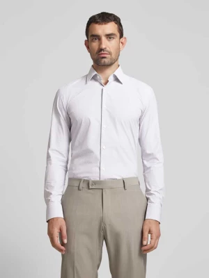 Koszula biznesowa o kroju slim fit z kołnierzykiem typu kent model ‘Hank’ Boss