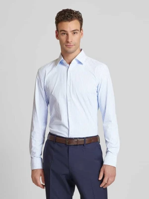 Koszula biznesowa o kroju slim fit z kołnierzykiem typu kent model ‘Hank’ Boss