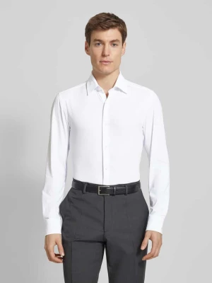 Koszula biznesowa o kroju slim fit z kołnierzykiem typu kent model ‘Hank’ Boss