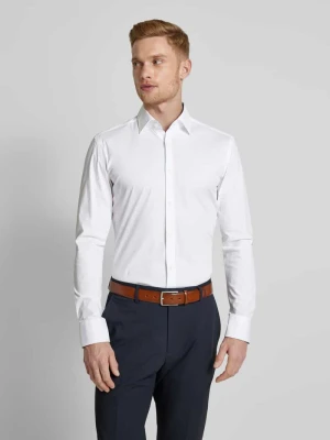 Koszula biznesowa o kroju slim fit z kołnierzykiem typu kent model ‘Hank’ Boss