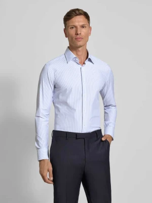 Koszula biznesowa o kroju slim fit z kołnierzykiem typu kent model ‘HANK’ Boss