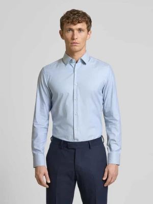 Koszula biznesowa o kroju slim fit z kołnierzykiem typu kent model ‘Hank’ Boss