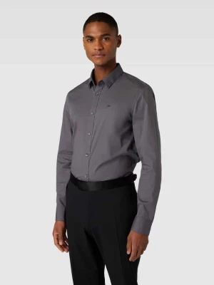 Koszula biznesowa o kroju slim fit z kołnierzykiem typu kent model ‘POPLIN’ CK Calvin Klein