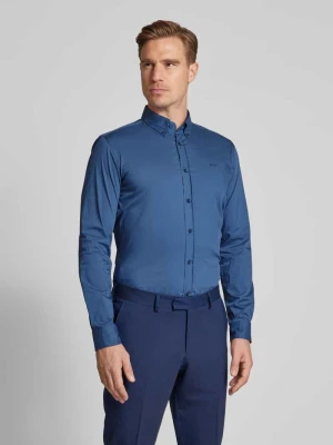 Koszula biznesowa o kroju slim fit z kołnierzykiem typu kent model ‘Roan’ Boss