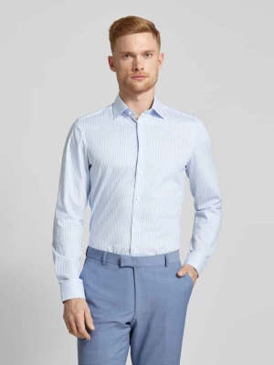 Koszula biznesowa o kroju slim fit z kołnierzykiem typu kent OLYMP Level Five