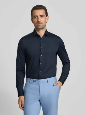 Koszula biznesowa o kroju slim fit z kołnierzykiem typu kent OLYMP Level Five
