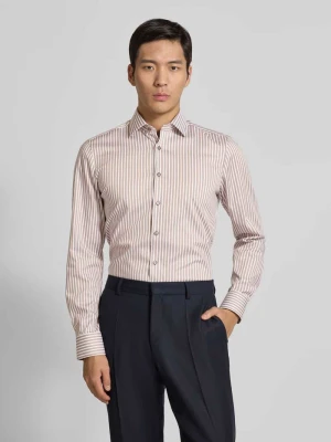 Koszula biznesowa o kroju slim fit z mieszanki bawełny z kołnierzykiem typu cutaway OLYMP Level Five