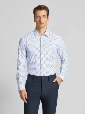 Koszula biznesowa o kroju slim fit z oddychającego materiału model ‘ROAN’ Boss
