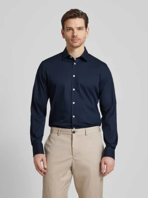 Koszula biznesowa o kroju tailored fit z kołnierzykiem typu kent s.Oliver Granatowy
