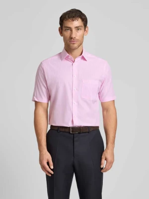 Koszula biznesowa w kroju regular fit z kołnierzykiem kent i kieszenią na piersi Olymp