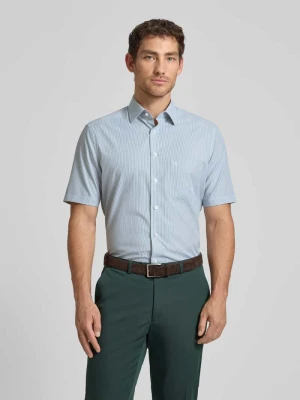 Koszula biznesowa w kroju regular fit z kołnierzykiem kent i kieszenią na piersi Olymp