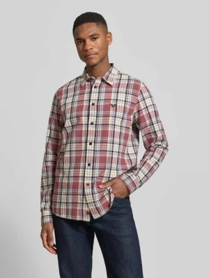 Koszula casual o kroju regular fit z kołnierzykiem kent i przeszyciem z logo PME Legend