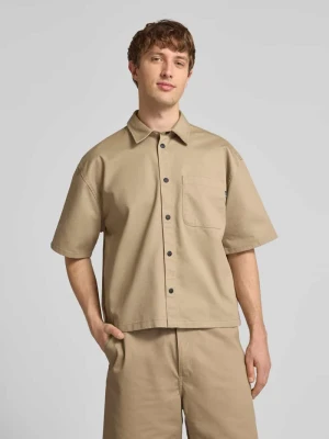 Koszula casual o kroju relaxed fit z kieszenią na piersi REVIEW