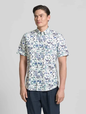 Koszula casualowa o kroju modern fit z kołnierzykiem typu button down Lerros