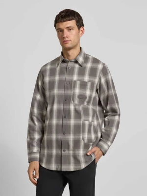 Koszula casualowa o kroju regular fit z kieszenią na piersi Armani Exchange