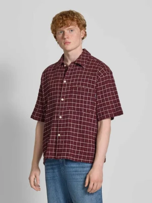 Koszula casualowa o kroju regular fit z kieszenią na piersi REVIEW