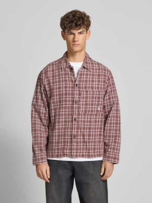 Koszula casualowa o kroju regular fit z kieszenią na piersi REVIEW